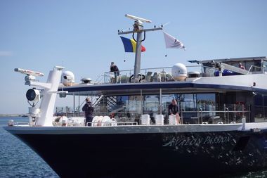 O navă cu 133 de pasageri la bord, printre care americani şi canadieni, a făcut o escală în Portul Constanţa