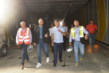 Prefectul Capitalei, Toni Greblă, despre incendiul din Pasajul Unirii, unde a ars o maşină: Până când va fi evacuat fumul, pasajul va rămâne închis, probabil o jumătate de oră sau o oră