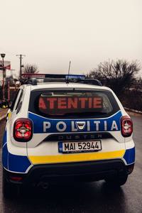 O fată de 10 ani a ajuns la spital după ce a fost lovită de o maşină, în timp ce traversa o stradă din Craiova/ Şoferul nu a oprit şi este căutat de poliţişti 