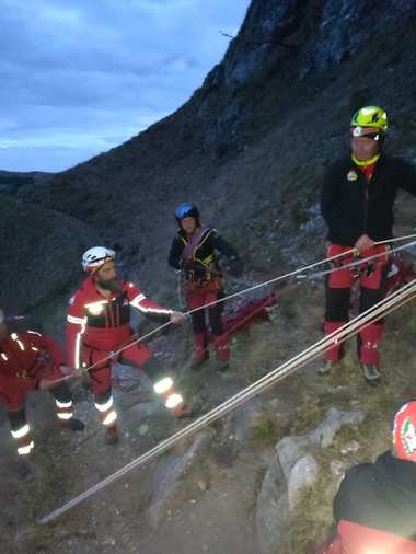 Tânără de 24 de ani, moartă în urma unui accident în Bucegi. Salvamontiştii intervin pentru recuperarea trupului neînsufleţit - VIDEO