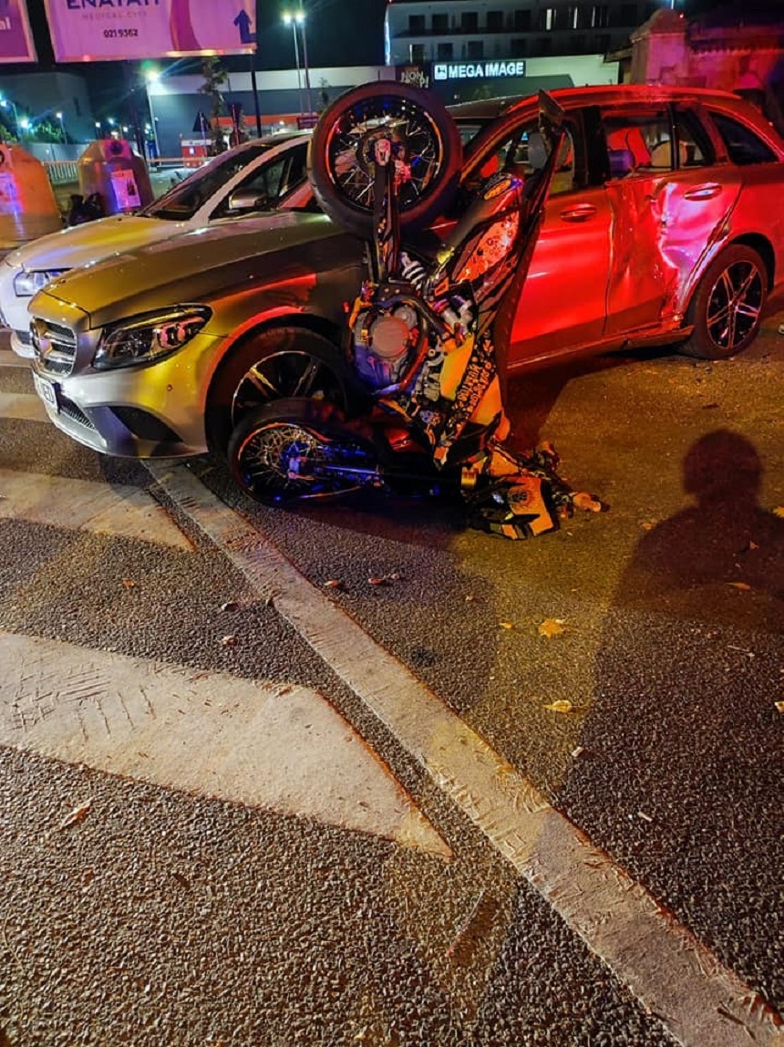 Bucureşti - Un motociclist de 33 de ani a murit după ce motocicleta sa s-a ciocnit cu un vehicul staţionat