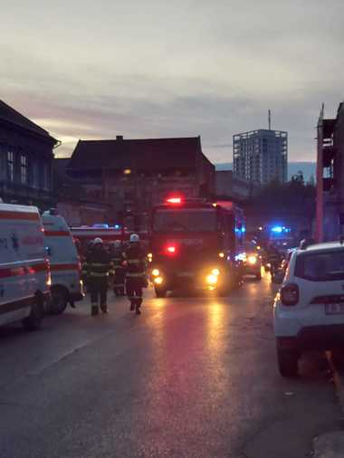 UPDATE - Timişoara: Plan roşu de intervenţie si 82 de persoane autoevacuate, după ce un miros puternic şi înţepător, care provoacă tuse, a fost simţit într-o biserică / Nu au fost înregistrate depăşiri ale valorilor normale