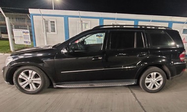 Autoturisme în valoare de 123.000 lei, căutate de autorităţile din Polonia şi Slovacia, descoperite de poliţiştii de frontieră / Maşinile se aflau în posesia unor cetăţeni ucraineni 