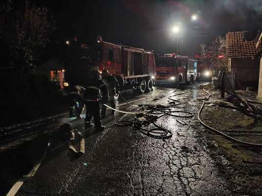 Hunedoara: O fată de 13 ani a ajuns la spital cu arsuri, după ce a fost surprinsă de un incendiu