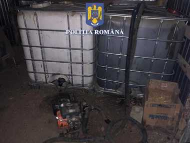 Olt: Peste 40 de percheziţii la trei grupări specializate în furt de produse petroliere / Mai multe persoane sunt suspectate că au furat în ultimii doi ani peste 20 de tone de produs petrolier
