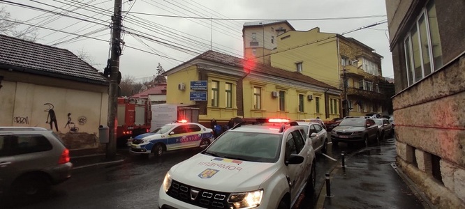 Incendiu la Spitalul Clinic de Urgenţă pentru Copii din Cluj-Napoca. Pacienţii şi însoţitorii acestora de pe trei etaje au fost evacuaţi - FOTO
