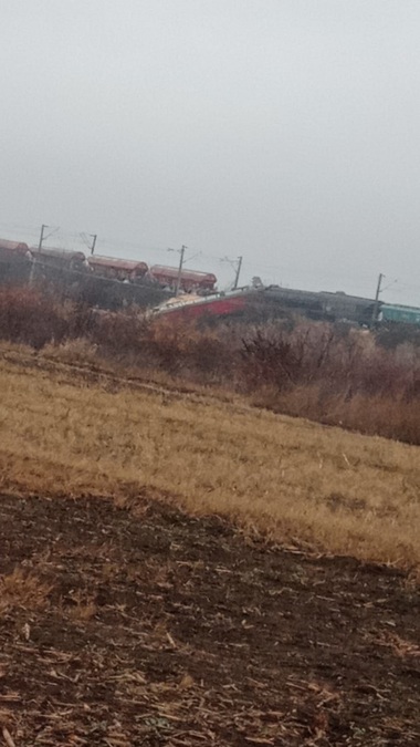 Vrancea: Traficul feroviar, oprit după ce două trenuri de marfă s-au ciocnit, a fost reluat 