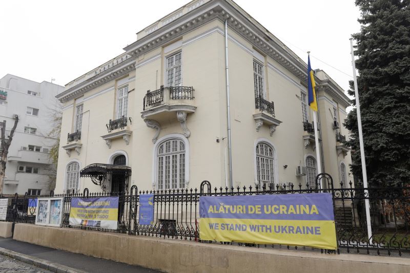 UPDATE - Două plicuri considerate suspecte, la Ambasada Ucrainei de la Bucureşti / Anunţul SRI după expertizarea plicurilor  - FOTO
