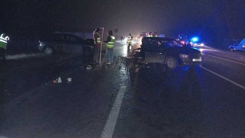 Vrancea: O femeie a murit şi alte patru persoane au fost grav rănite într-un accident în care au fost implicate un TIR şi două autoturisme