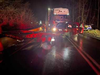 Timiş: Un tânăr de 23 de ani şi o femeie au murit într-un accident rutier/ O a treia persoană a fost rănită 

  