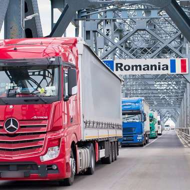 Trafic îngreunat la Punctul de Trecere a Frontierei Giurgiu, din cauza unor proteste pe teritoriul Bulgariei / Circulaţia camioanelor a fost complet oprită 

  
