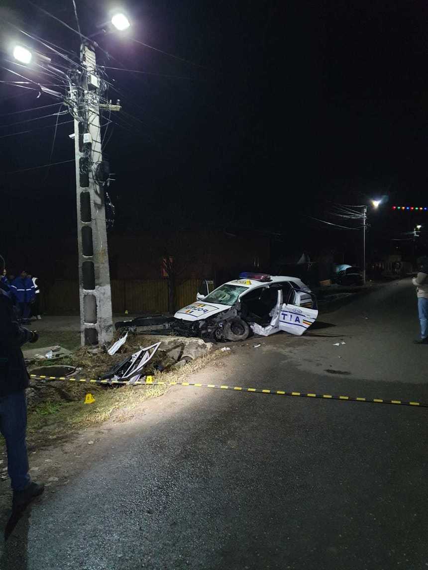 UPDATE - Buzău: Şoferul urmărit de Poliţie în trafic care a accidentat un pieton, reţinut/ Surse: El ar fi consumat canabis/ În maşină s-ar mai fi aflat un bărbat, căutat acum de poliţişti