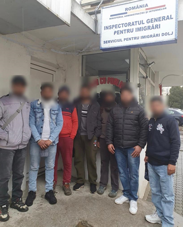 Firmă din Dolj, amendată cu 70.000 de lei după ce a angajat şapte cetăţeni indieni cărora le expiraseră documentele de şedere în România
