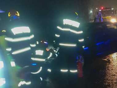 Trei copii, răniţi după ce trei maşini s-au ciocnit în Târgovişte
