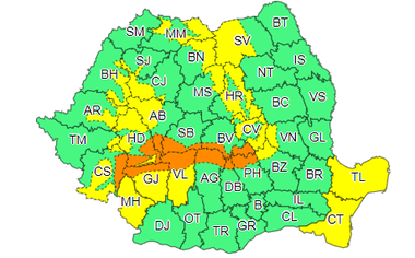 Meteorologii au actualizat avertizările de vreme rea – Cod galben şi portocaliu de precipitaţii şi vânt puternic, până sâmbătă