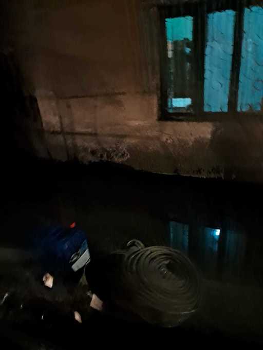 Hunedoara: Mai multe curţi şi pivniţe inundate, în urma ploilor/ Judeţul este sub Cod portocaliu hidrologic - FOTO, VIDEO