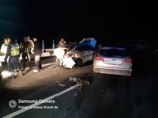 Timiş: Cinci persoane implicate într-un accident rutier pe autostrada A1 / Două femei au fost rănite