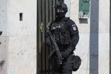 IGPR: Peste 80 de percheziţii pentru investigarea unor infracţiuni din domeniul silvic şi infracţiuni informatice / Mai mult de jumătate dintre descinderi, în judeţul Suceava