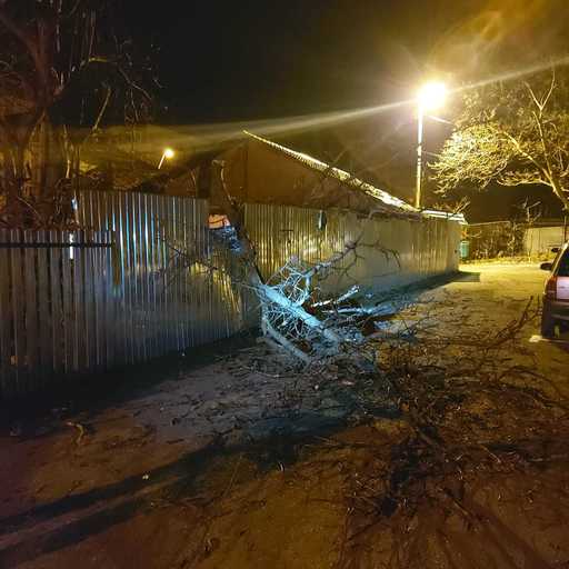 Neamţ: Intervenţii ale pompierilor din cauza vremii