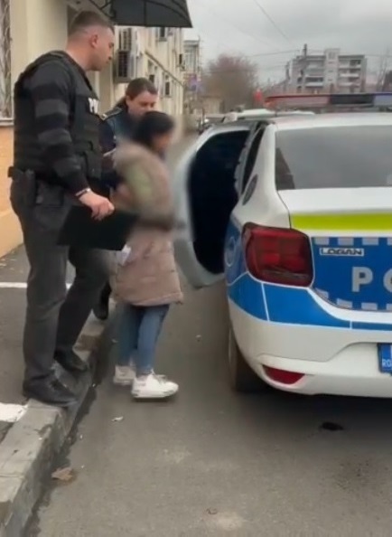Dolj: Tânără de 19 ani, reţinută pentru furt calificat / A atacat o femeie în cimitir şi i-a sustras bani şi bunuri în valoare de de 20.000 de lei, apoi a furat dintr-o unitate medicală privată