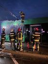 UPDATE - Un tramvai a luat foc în staţia din gara Aradul Nou / Au intervenit pompierii / Cum s-a produs incidentul 