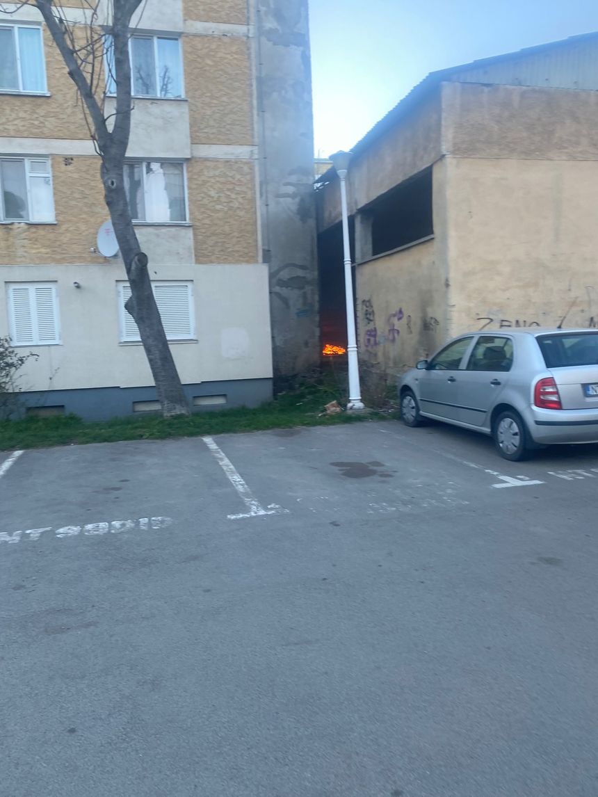 Neamţ: Un bărbat a luat foc într-o centrală dezafectată, în timp ce încerca să se încălzească