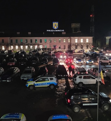 Peste 200 de percheziţii într-un dosar vizând obţinerea pe nedrept a aproximativ 2.000.000 de euro, reprezentând contravaloarea cheltuielilor cu hrana şi cazarea pentru cetăţeni ucraineni - FOTO