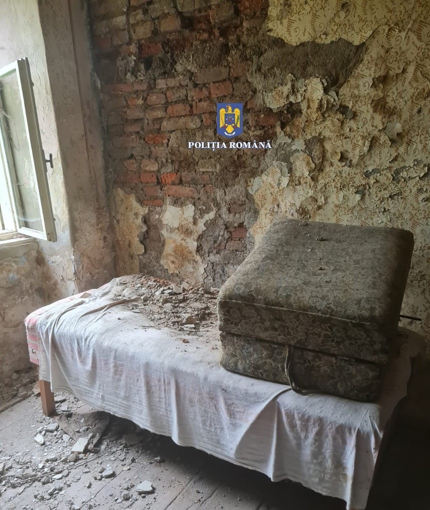 Dosarul fondurilor ilegale pentru cazarea ucrainenilor – Unele dintre spaţiile de cazare, improprii - case în construcţie, fără uşi, ferestre şi utilităţi / Bani, documente şi tehnologie, descoperite la percheziţii