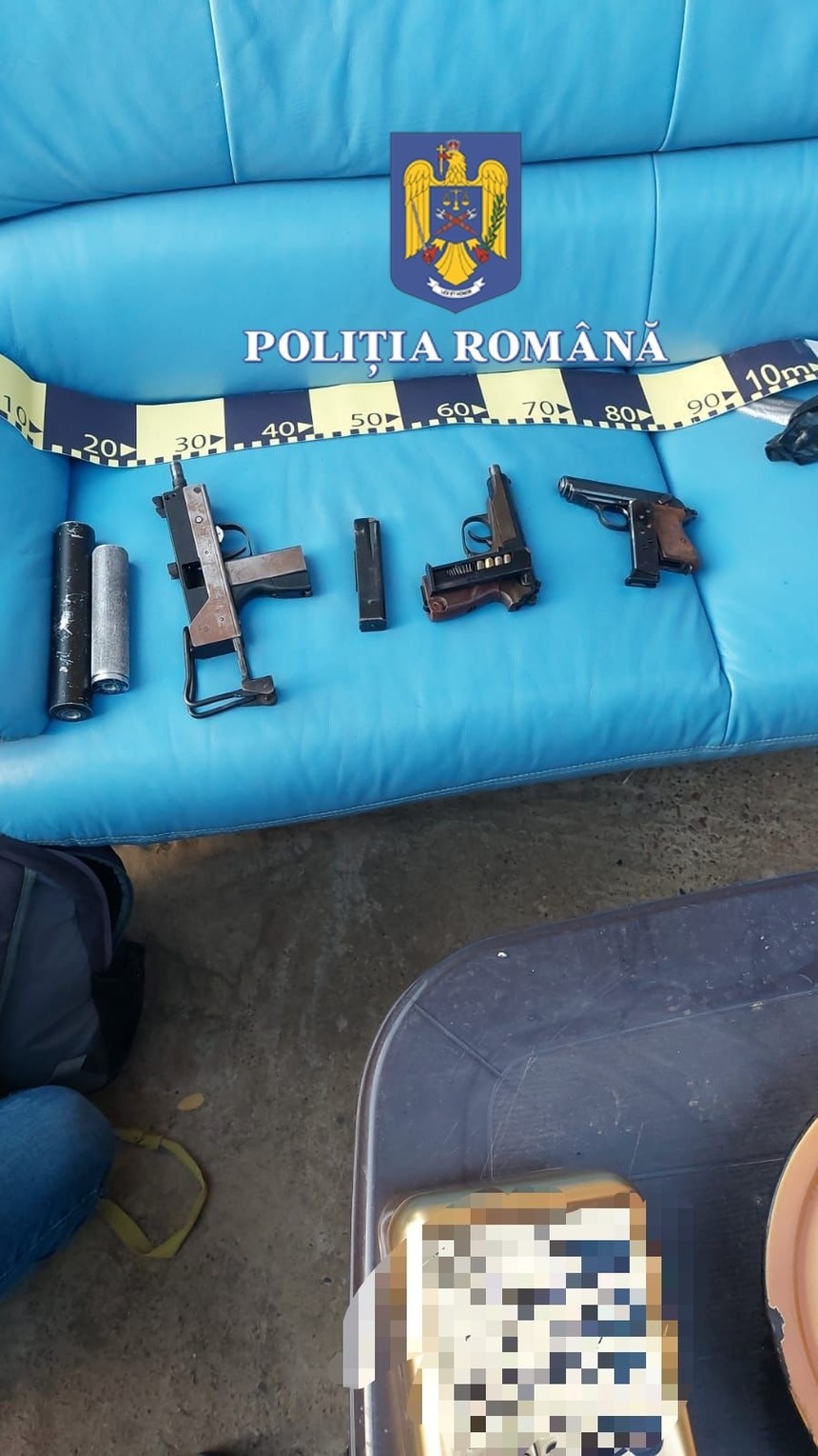 IGPR: 129 de arme de foc şi 1.492 de arme de alarmă şi semnalizare, care pot fi convertite pentru a folosi muniţie reală, confiscate în Uniunea Europeană, în cadrul operaţiunii Conversus, condusă de Poliţia Română