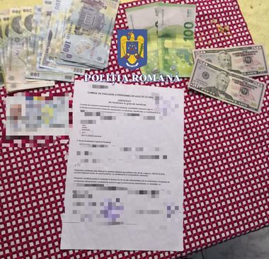 Peste 40 de percheziţii în Bucureşti, la persoane care ar fi falsificat şi oferit altora certificate de încadrare în grad de handicap, pentru a beneficia de pensie înainte de îndeplinirea stagiului minim/ Prejudiciul - peste 4,8 milioane de lei