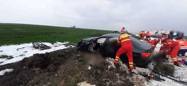 Grav accident rutier în judeţul Suceava - Un tânăr de 20 de ani a murit şi patru tineri, de 19 ani, au fost răniţi