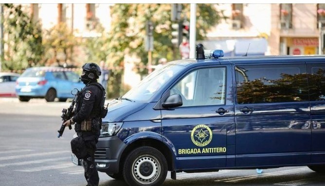 Alertă cu bombă la Mega Mall Bucureşti – S-au deplasat echipaje de Poliţie şi pirotehnişti - VIDEO