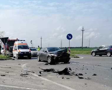 Şase răniţi, între care un copil, într-un accident produs pe varianta ocolitoare a municipiului Alexandria