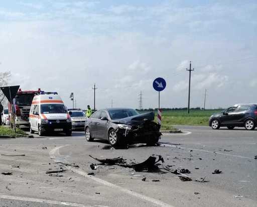 Şase răniţi, între care un copil, într-un accident produs pe varianta ocolitoare a municipiului Alexandria