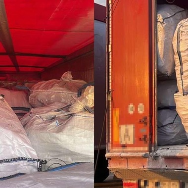 Bihor: Peste 30 de tone de deşeuri, oprite la intrarea în România de poliţiştii de frontieră, în ultimele 24 de ore