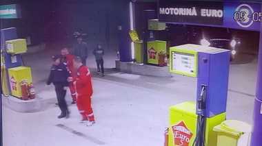 Botoşani: Intervenţie a jandarmilor, după ce un bărbat a făcut scandal într-o staţie de alimentare cu carburanţi şi a ameninţat cu incendierea unei pompe de benzină - VIDEO