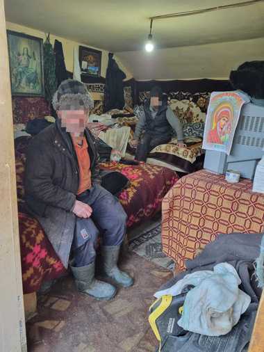 UPDATE - Cazul persoanelor cu handicap psihic exploatate prin muncă în Maramureş - Patru suspecţi, între care un funcţionar public, arestaţi preventiv/ Şeful unui centru pentru persoane cu dizabilităţi ar fi recrutat trei pacienţi