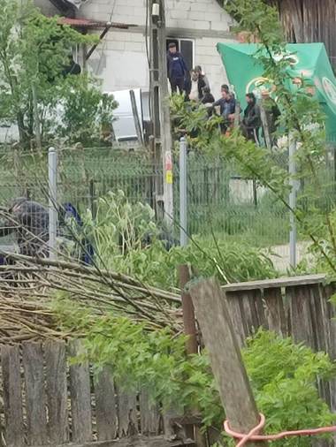 Bistriţa-Năsăud: Un capac frigorific montat peste un sicriu în care se afla un trupul unui tânăr de 36 de ani a explodat

