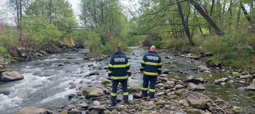 UPDATE - Bistriţa-Năsăud: Bărbat de 45 de ani, găsit mort în râul Bistriţa, la 3 kilometri de locul în care a fost văzut ultima dată / Precizările Poliţiei