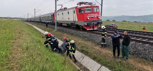 Alba: Tânără de 17 ani, lovită mortal de tren