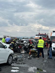 Prahova: Patru răniţi într-un accident produs pe DN1 - FOTO
