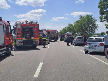 UPDATE - Accidentul din Neamţ, produs de şoferul maşinii din care toţi cei trei ocupanţi au murit / Copilul decedat avea trei ani / La volan se afla mama copilului 