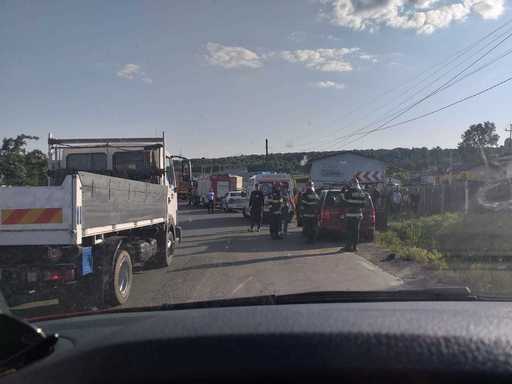 Iaşi: Două maşini cu şapte persoane, implicate într-un accident rutier pe un drum judeţean / Victimele, transportate la spital

