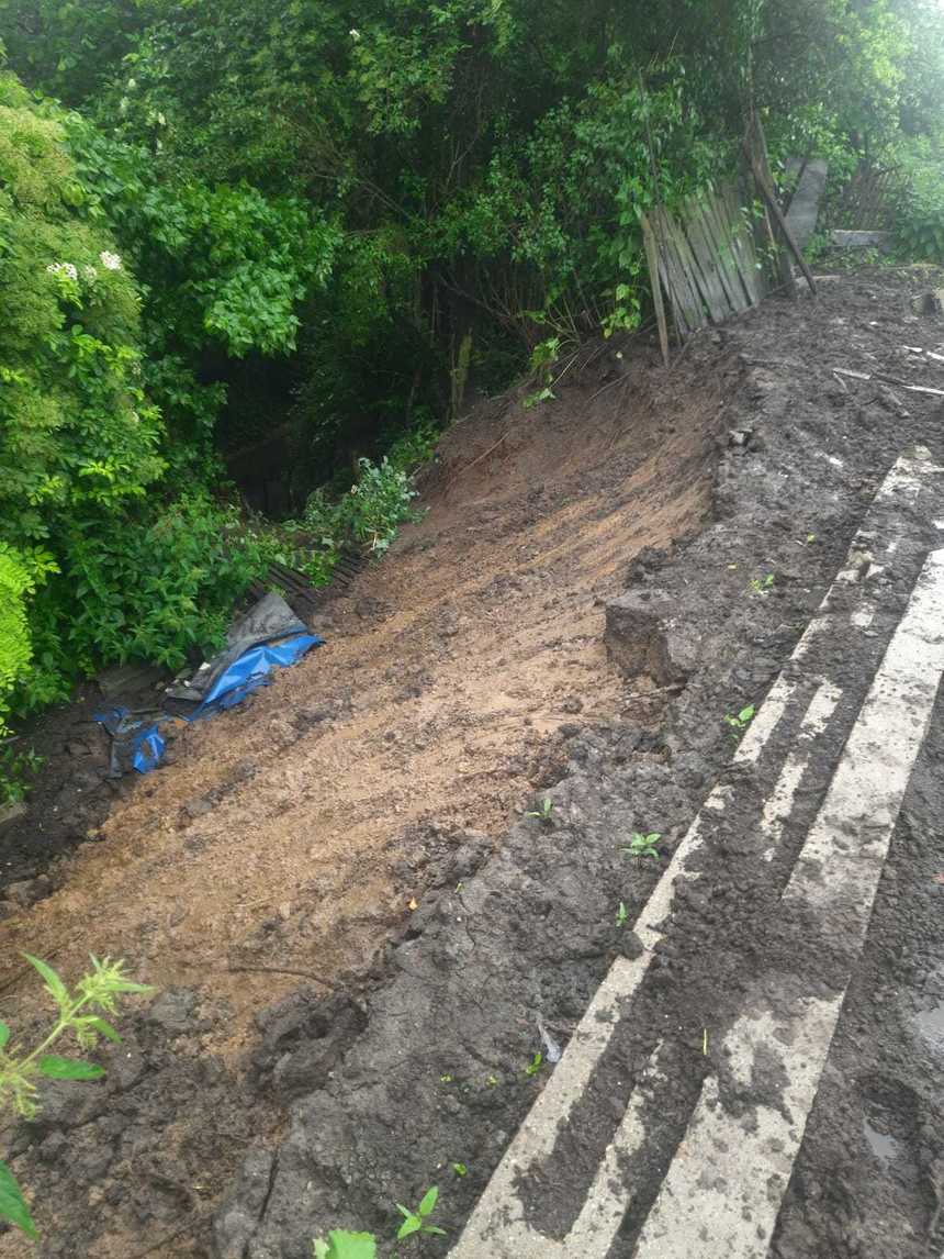 Alunecare de teren în municipiul Râmnicu Vâlcea - VIDEO