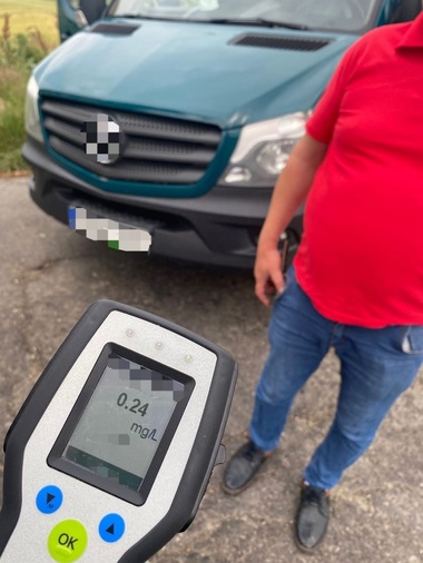Vaslui - Şoferul unui microbuz care transporta copii, amendat şi cu permisul suspendat din cauza consumului de alcool