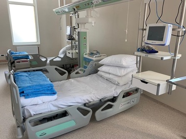 Cazul celor doi tineri înjunghiaţi în Grădina Botanică din Craiova - Prognostic rezervat în cazul băiatului de 19 ani care a supravieţuit atacului