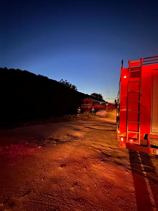 Sălaj: Incendiu la locomotiva unui tren care transporta ţiţei / Garnitura, formată din 19 vagoane 