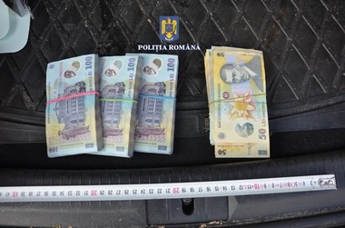 Om de afaceri din judeţul Gorj, cu activităţi în domeniul construcţiilor, reţinut pentru evaziune fiscală. Anchetatorii au indisponibilizat sume mari de bani şi zeci de terenuri care aparţin suspectului
