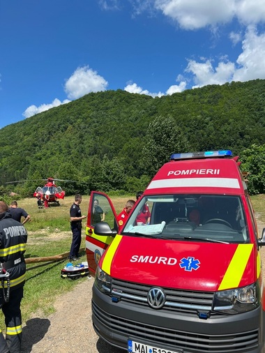 Bihor: Bărbat mort după ce a fost prins sub un lift în mina Băiţa. El făcea lucrări de reparaţii la ascensor
