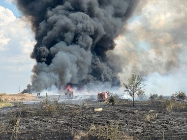 UPDATE - Incendiu puternic de vegetaţie în apropierea Capitalei / A fost emis şi un mesaj RO-ALERT/ Incendiul a fost lichidat/ Două persoane care au făcut atac de panică, asistate medical - FOTO